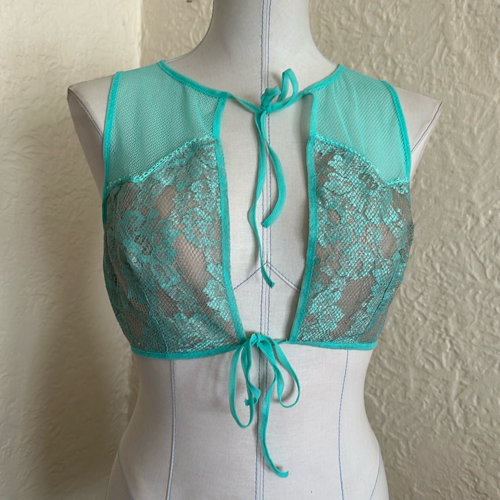 Victoria’s Secret Seafoam Blue Green Mesh Floral Lace Open Front Crop Top Small